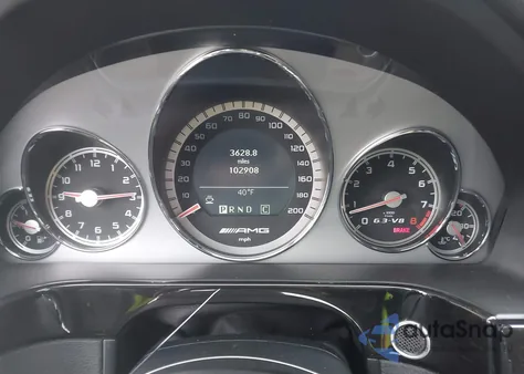 2010 Mercedes-Benz E 63 Amg z USA, uszkodzony, nr VIN WDDHF7HB1AA138325